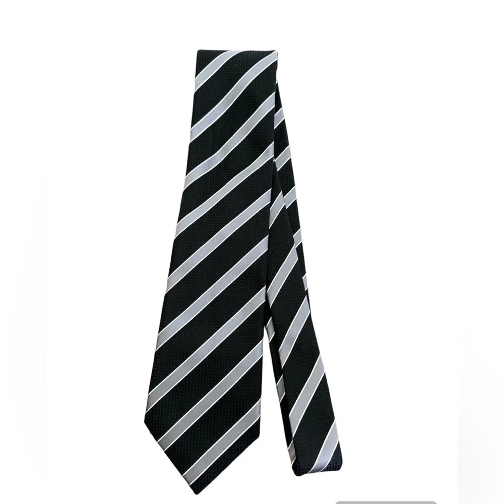 Donald J Trump Signature Collection Black and Gray Striped 100% Silk Tie